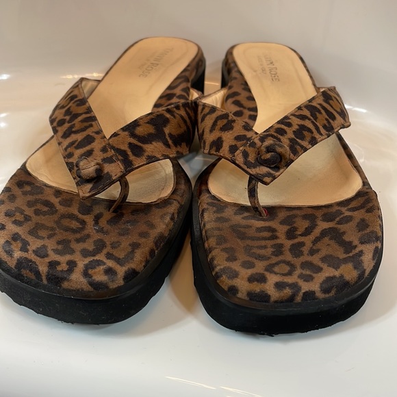 Taryn Rose Brown and black Sandals. NEW condition - Picture 3 of 6